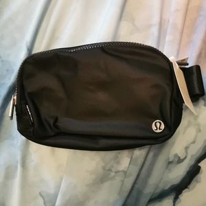 Black everywhere belt bag